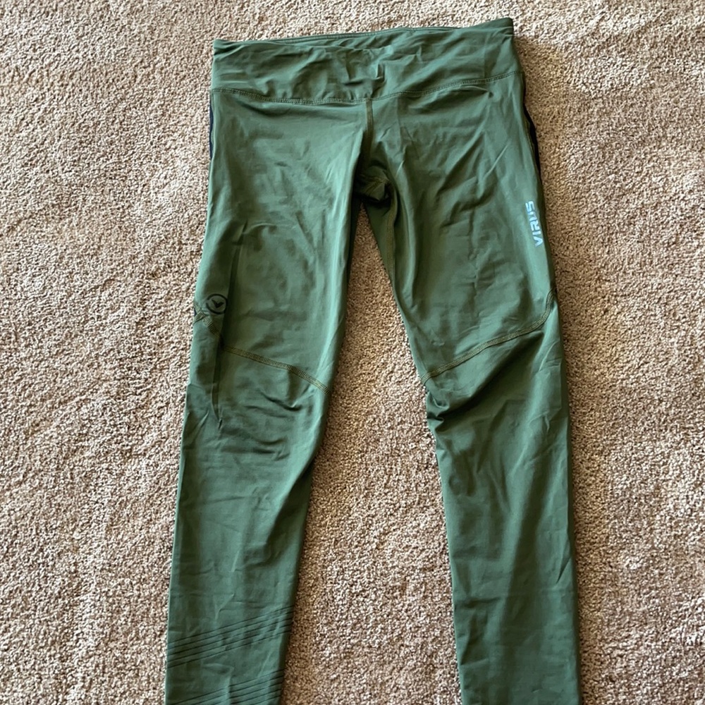 Virus compression leggings
